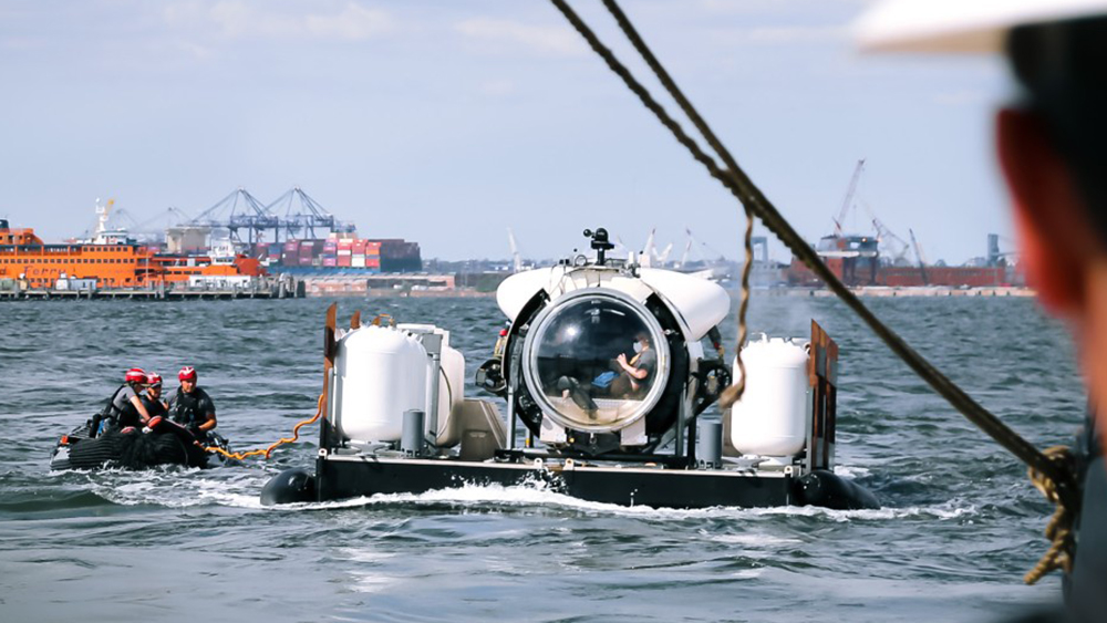 submarino para visitar los restos del titanic