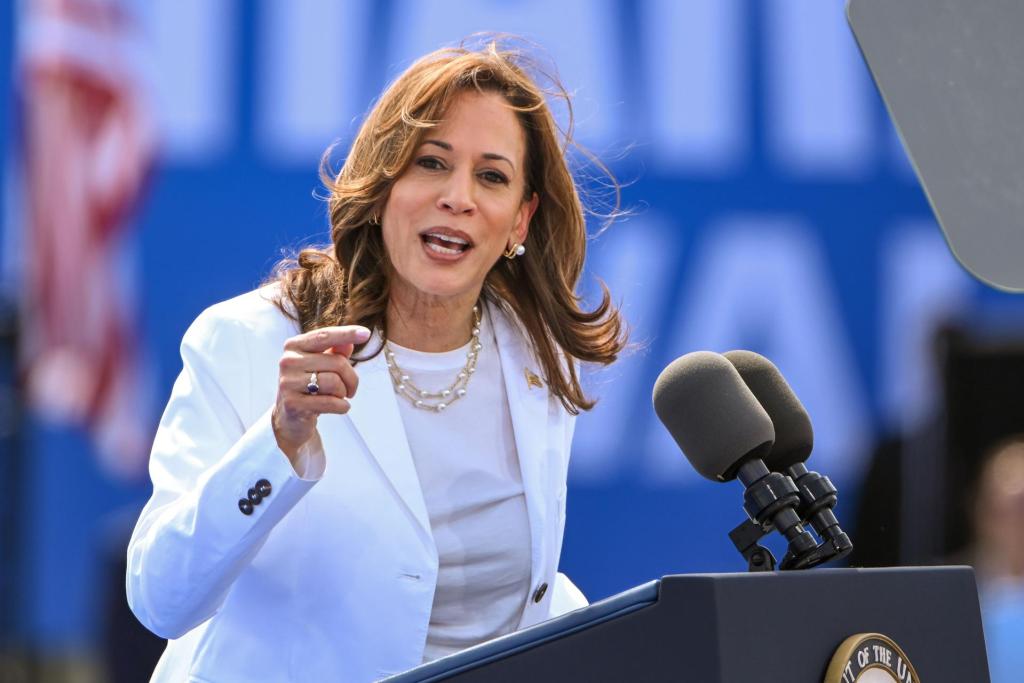 kamala harris latinos