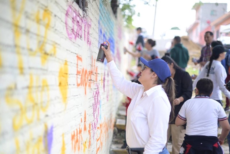 SUPERVISA TITULAR DE SEDESOQ MURAL DEL DIÁLOGO EN SAN JUAN DEL RÍO