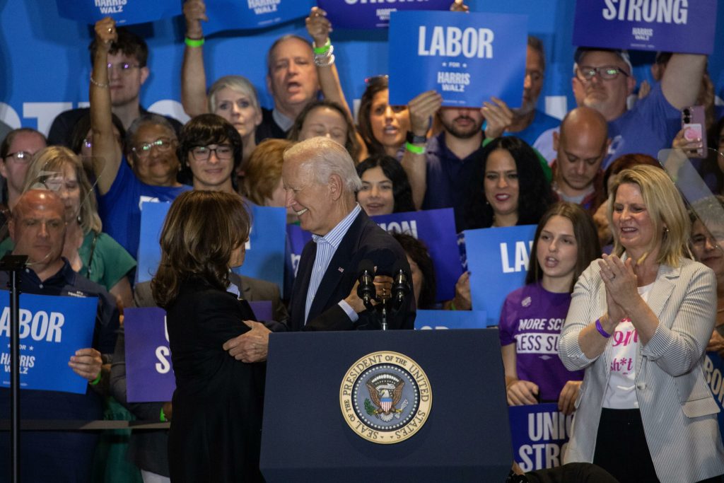 harris y biden reaparecen juntos para apelar al voto sindical en estados bisagra scaled 1