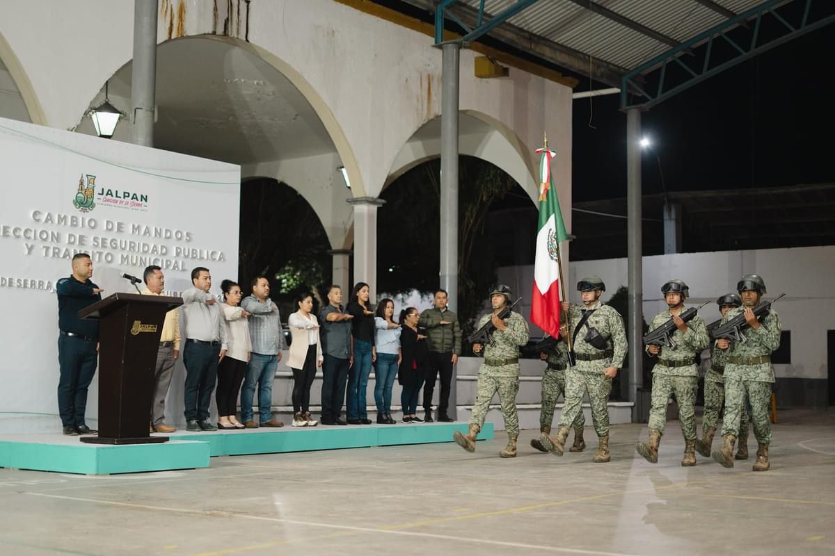 PRESIDENTE DE JALPAN DE SERRA RUBÉN HERNÁNDEZ RECIBE MANDO DE SEGURIDAD PARA LA ADMINISTRACIÓN 2024 – 2027