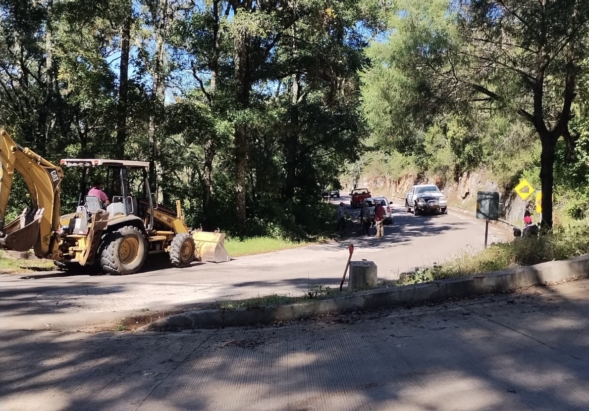 REALIZAN JORNADA DE LIMPIEZA DE CUNETAS VECINOS DE PINALITO Y LAGUNAS EN LANDA DE MATAMOROS