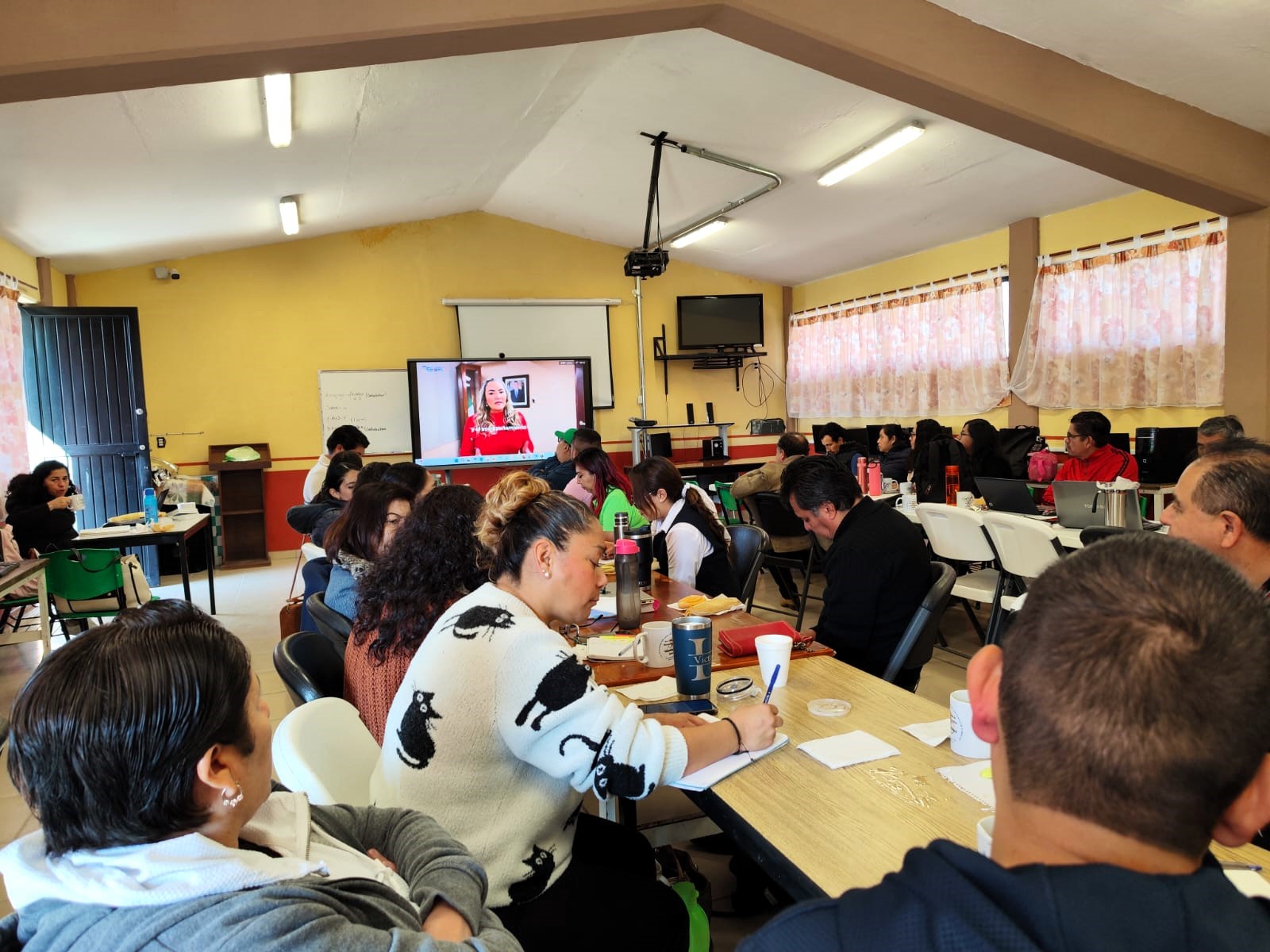 COMPARTEN DOCENTES DE EDUCACIÓN BÁSICA EXPERIENCIAS PARA FORTALECER APRENDIZAJES