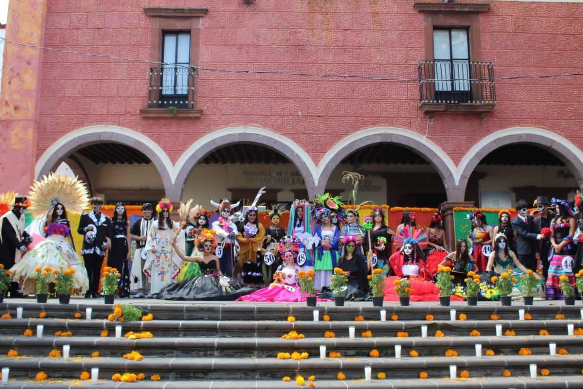 EL PRESIDENTE MUNICIPAL OSCAR PÉREZ MARTÍNEZ, PRESENTE EN EL PROGRAMA ARTÍSTICO-CULTURAL DE LA UAQ CAMPUS AMEALCO