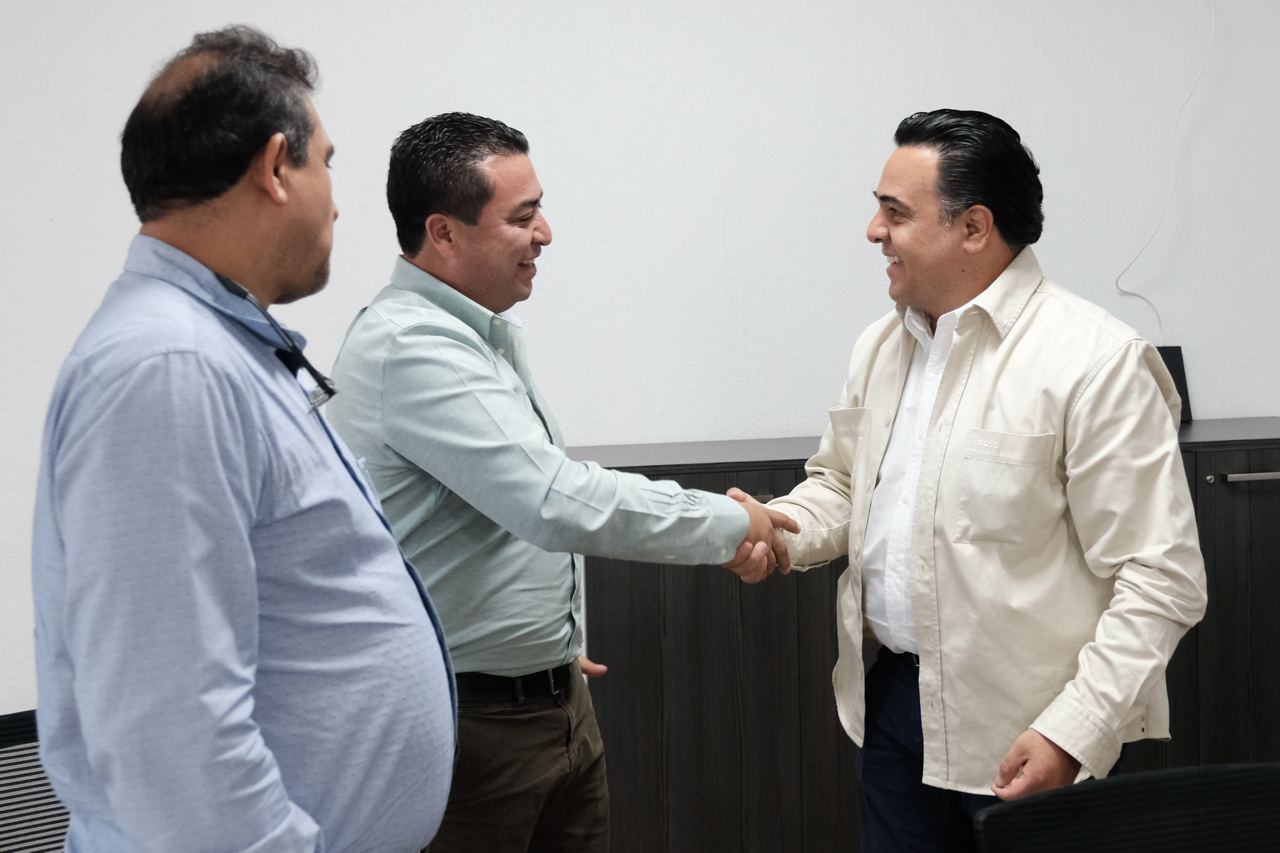 EL PRESIDENTE MUNICIPAL DE JALPAN DE SERRA, RUBÉN HERNÁNDEZ SE REUNIÓ CON EL MTRO. LUIS NAVA, TITULAR DE SEDESOQ