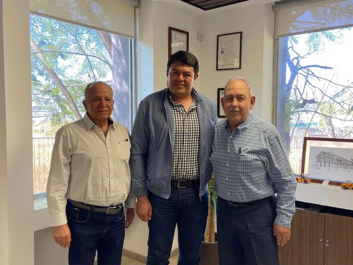 EL PRESIDENTE MUNICIPAL DE SAN JOAQUÍN, ING. CARLOS MANUEL LEDESMA ROBLES, SOSTUVO REUNIÓN DE TRABAJO CON EL TITULAR DEL IFEQ EL ARQ. FERNANDO JULIO CÉSAR OROZCO VEGA