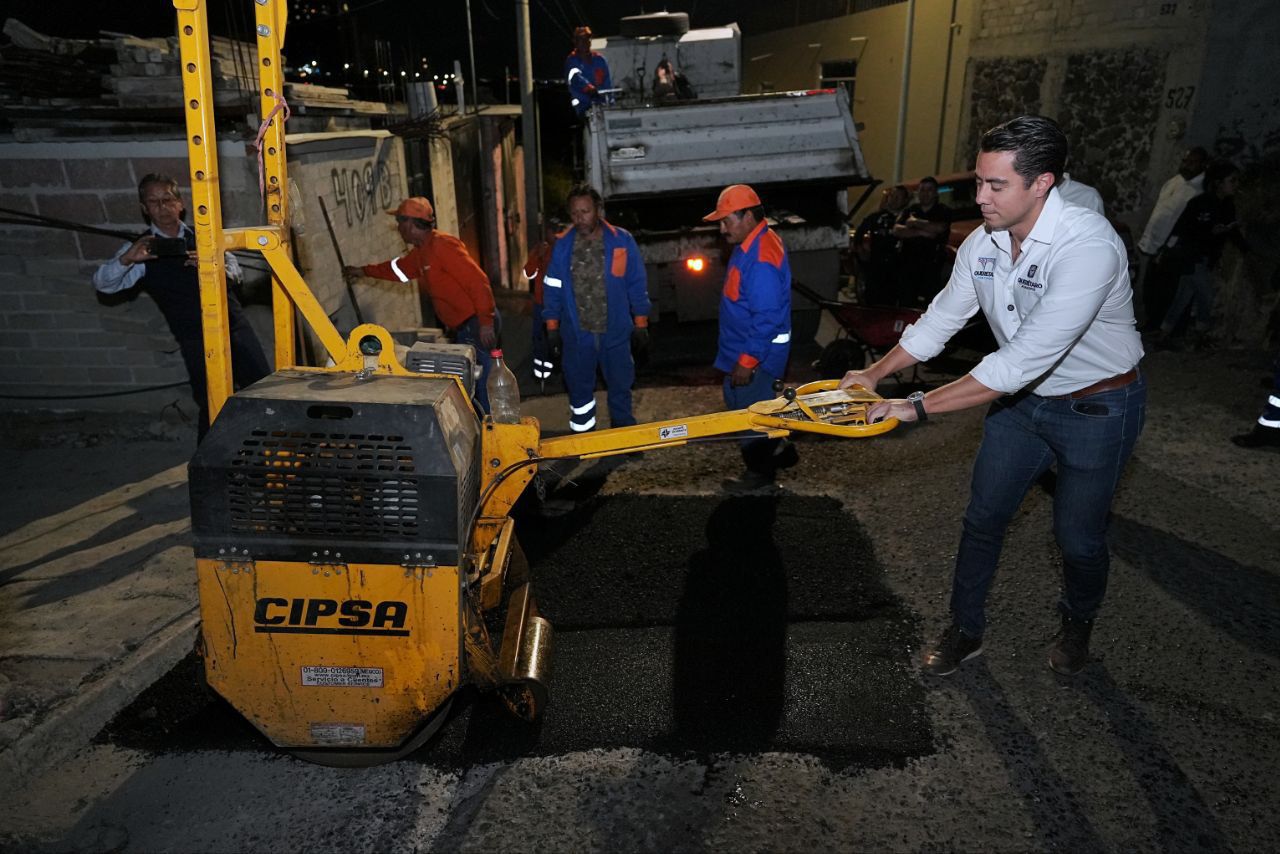 ACOMPAÑA FELIFER JORNADA DE BACHEO NOCTURNO EN BOLAÑOS