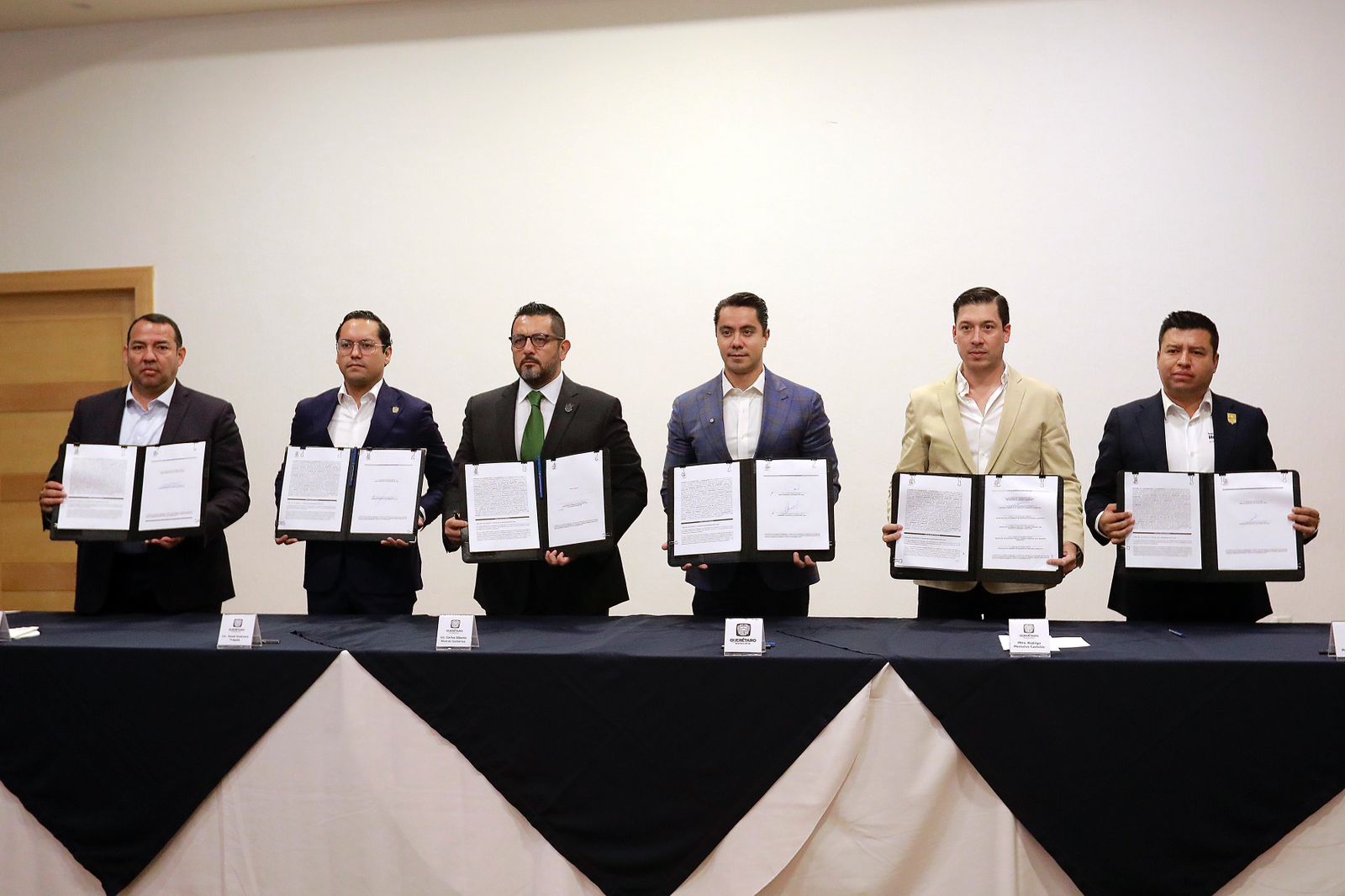 “FIRMAN EN HUIMILPAN CONVENIO DE SEGURIDAD CON MUNICIPIOS DE LA ZONA METROPOLITANA”