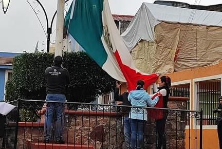 EN EL MUNICIPIO DE SAN JOAQUÍN SE LLEVA A CABO EL IZAMIENTO CON MOTIVO AL CXIV ANIVERSARIO DE LA REVOLUCIÓN MEXICANA.