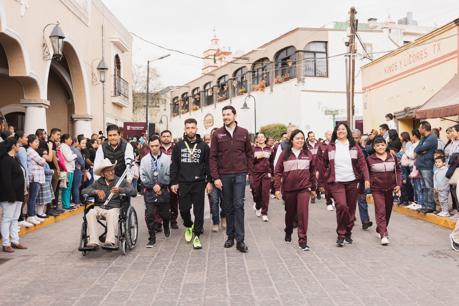 LAS CALLES SE LLENAN DE HISTORIA; EL DESFILE POR EL ANIVERSARIO DE LA REVOLUCIÓN MEXICANA LOGRÓ CONGREGARON A 5 MIL TEQUISQUIAPENSES