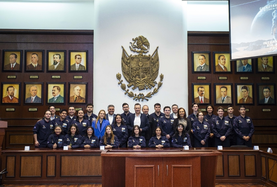 ALIENTA GOBERNADOR A JÓVENES DEL PROGRAMA CONTIGO, QUERÉTARO DIGITAL TE LLEVA AL ESPACIO