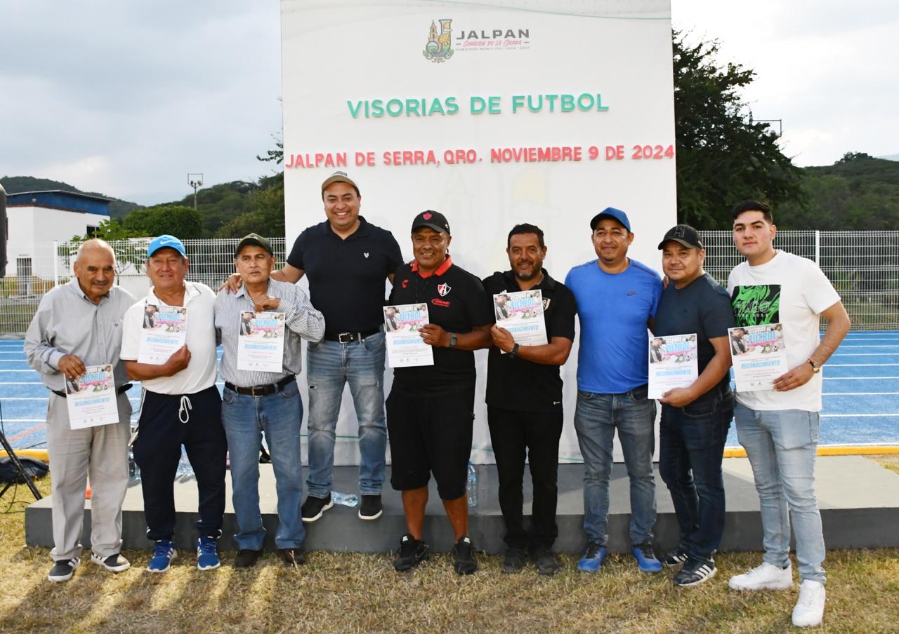 EL PRESIDENTE DEL MUNICIPIO DE JALPAN RUBEN HERNANDEZ ASISTIO A LAS VISORIAS DE FUTBOL