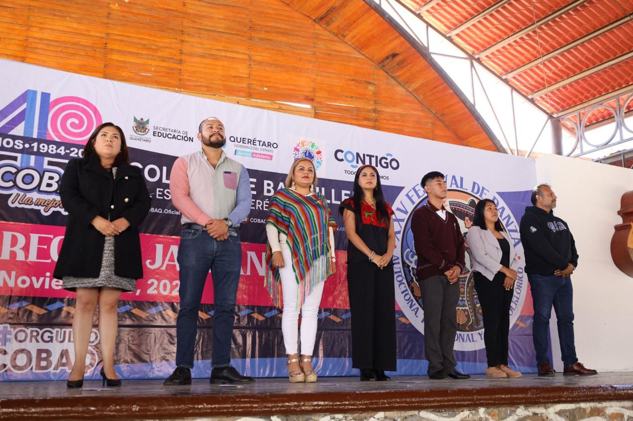 EL EDIL RUBEN HERNANDEZ Y LA PRESIDENTA DEL SISTEMA MUNICIPAL DIF, CECI UGALDE, PARTICIPO EN EL EVENTO “MUJERES CICLOVIAJERAS: SUPERANDO DESAFIOS Y CRECIENDO EN EL CICLOVIAJE”