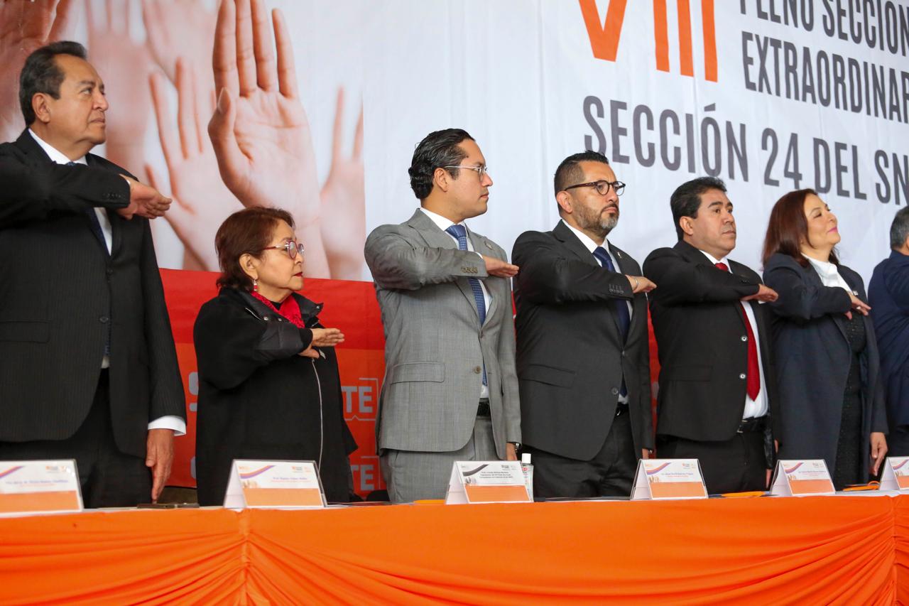 CHEPE GUERRERO ACUDE A INAUGURACIÓN DEL VIII PLENO EXTRAORDINARIO SECCIÓN 24 DEL SNTE