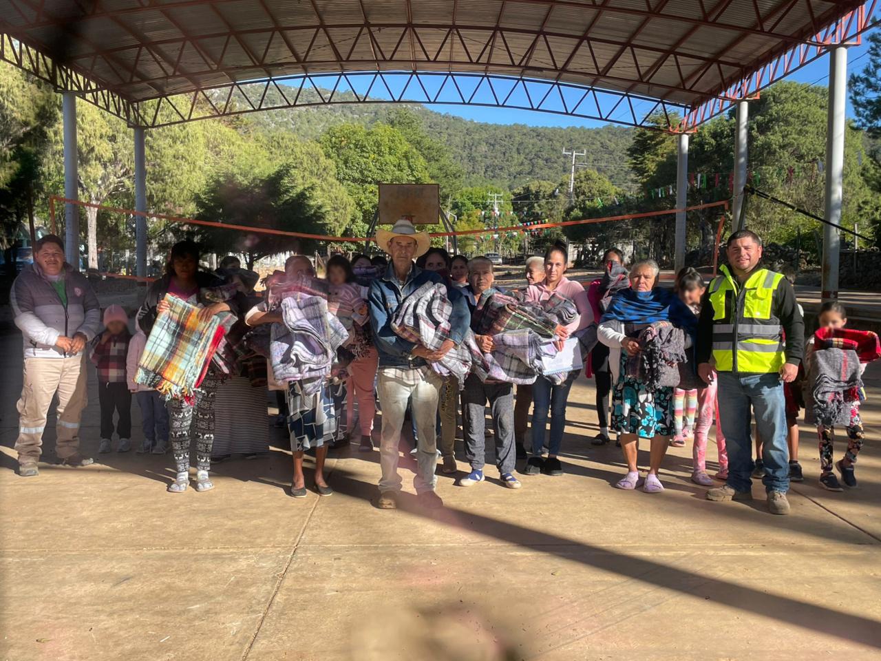 ENTREGA PC COBIJAS EN MESA DE LA CRUZ Y LAGUNITA DE SAN DIEGO,LANDA DE MATAMOROS