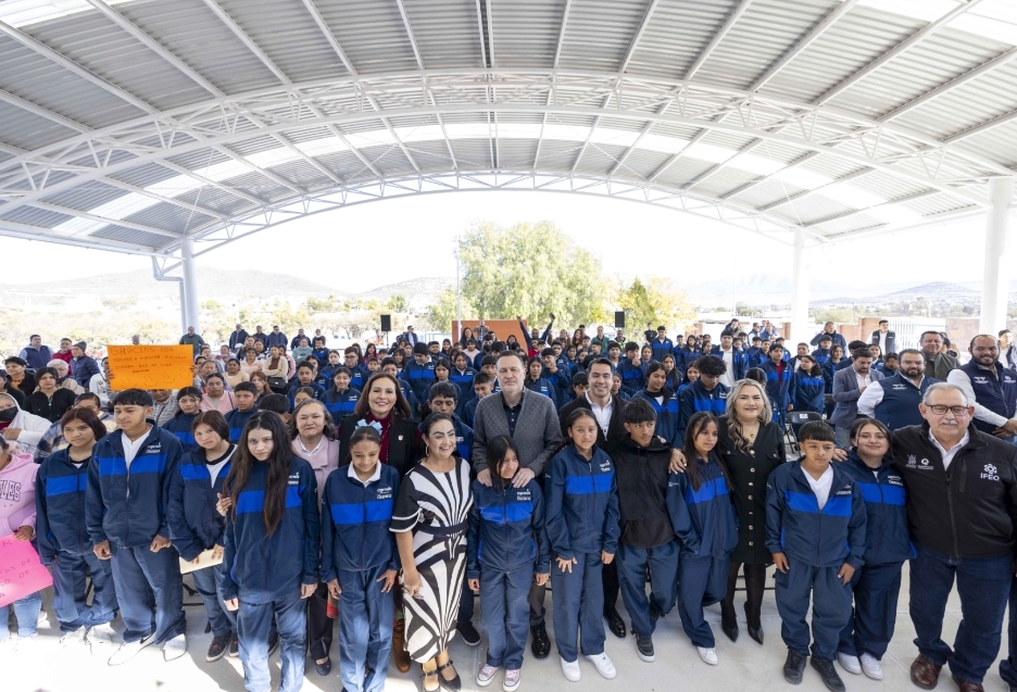 ENTREGA GOBERNADOR REHABILITACIÓN DE TELESECUNDARIA EN SAN JOSÉ BUENAVISTA