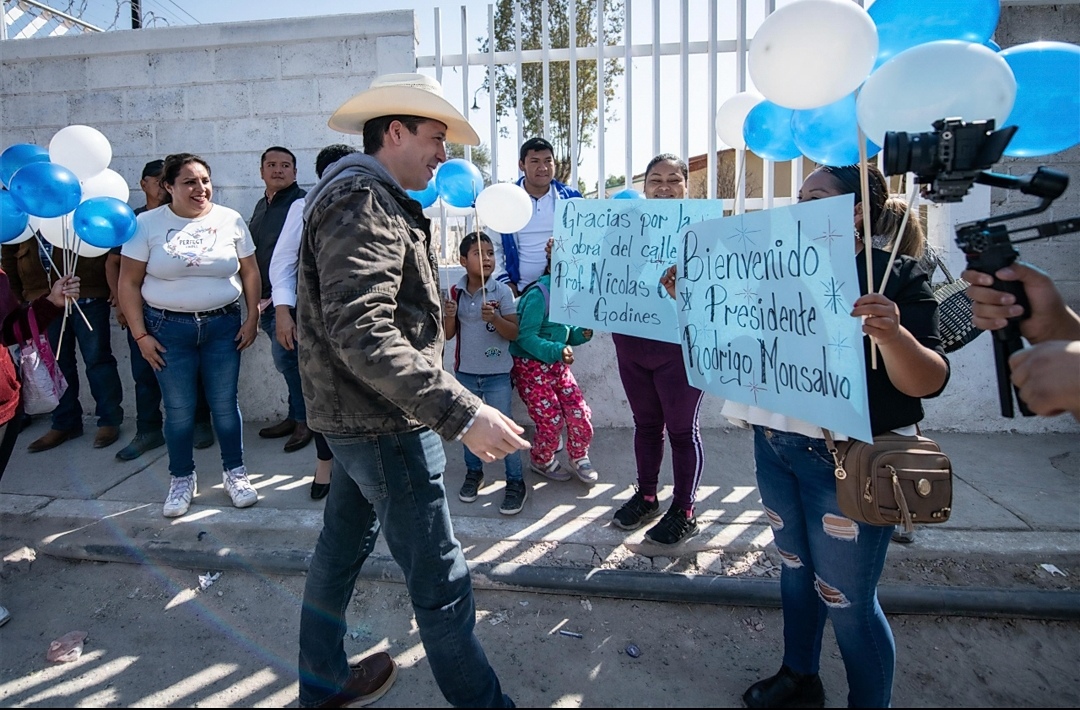 RODRIGO MONSALVO ENTREGA OBRAS DE URBANIZACIÓN Y DE SERVICIOS EN EL MARQUÉS