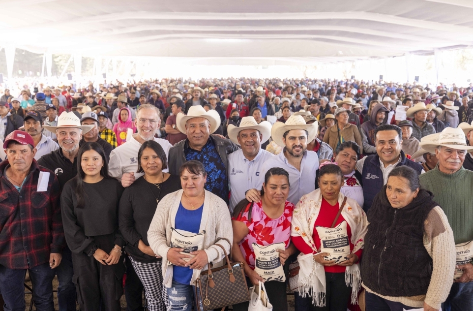 APOYA SEDEA A MÁS DE 5 MIL FAMILIAS DEL CAMPO EN AMEALCO DE BONFIL CON APOYOS DE MAÍZ