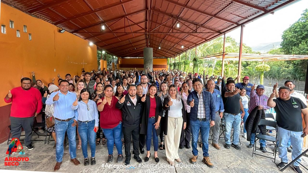 EL PRESIDENTE MUNICIPAL DE ARROYO SECO, LIC. FERNANDO SÁNCHEZ GIL, MARCA UN HECHO SIGNIFICATIVO CON LA PRESENTACIÓN DE LOS OPERADORES DEL PROGRAMA “ARROYO SECO AVANZA”,