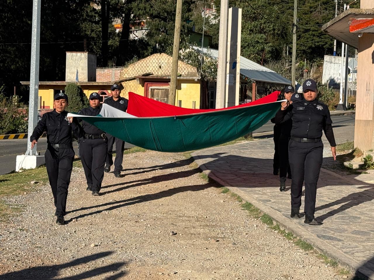 IZAMIENTO DE BANDERA CON MOTIVO DEL ANIVERSARIO DEL DÍA DE LA BANDERA EN PINAL DE AMOLES