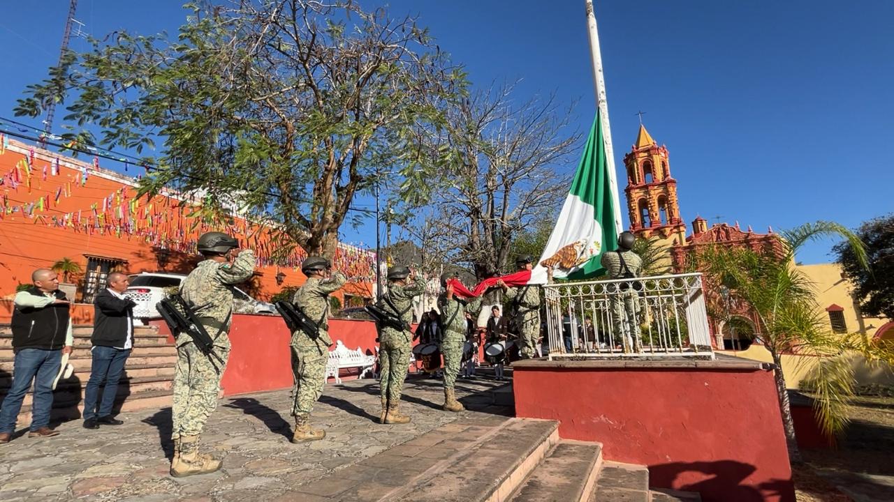 LANDA DE MATAMOROS CONMEMORA EL DÍA DE LA BANDERA CON EMOTIVO ACTO CÍVICO