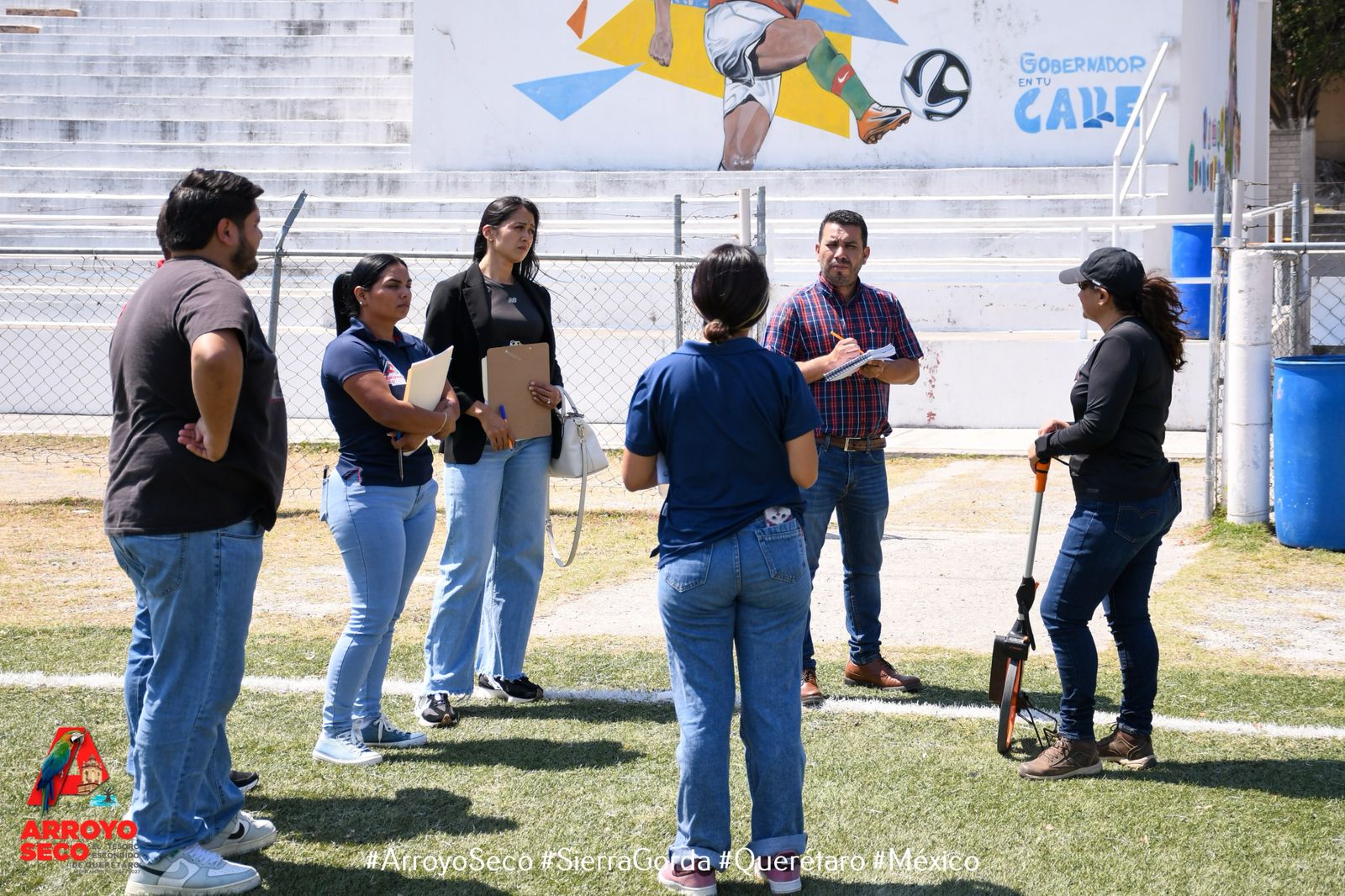 GOBIERNO MUNICIPAL DE ARROYO SECO E INDEREQ VALIDAN MEJORAS EN LA UNIDAD DEPORTIVA BICENTENARIO