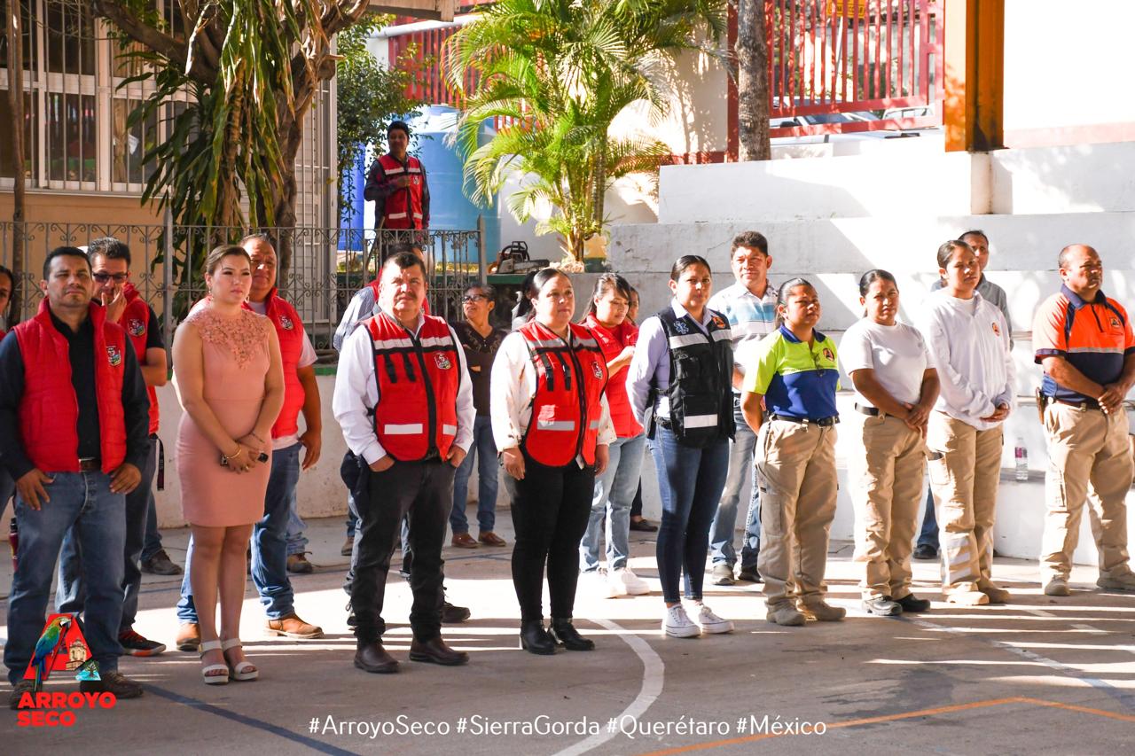 EL GOBIERNO MUNICIPAL DE ARROYO SECO, ENCABEZADO POR EL PRESIDENTE MUNICIPAL, LIC. FERNANDO SÁNCHEZ GIL, FORTALECE SU COMPROMISO CON LA EDUCACIÓN Y LAS COMUNIDADES EN CONCÁ.