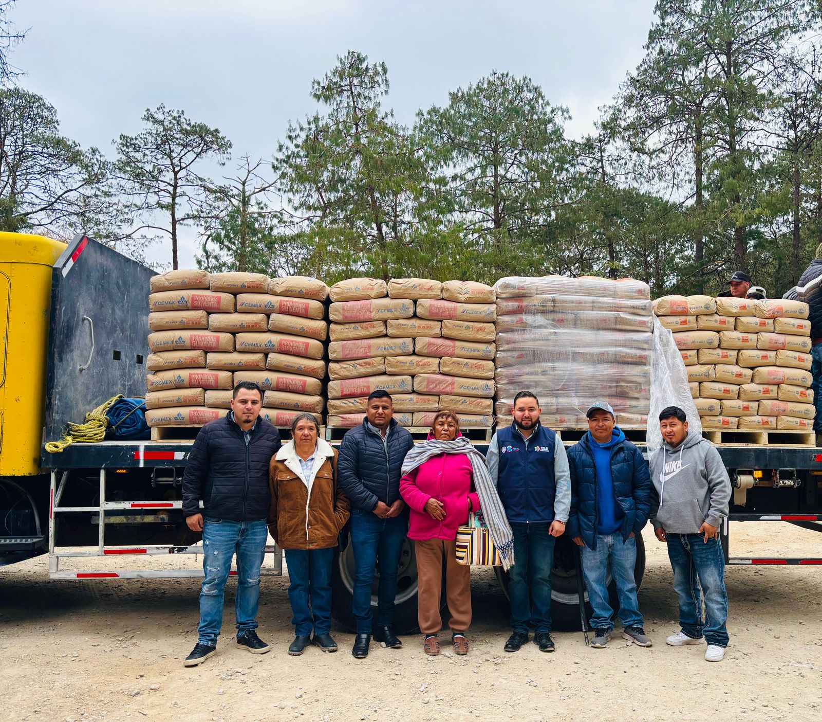 PINAL DE AMOLES REALIZA CUARTA ENTREGA DE CEMENTO SUBSIDIADO A FAMILIAS PINALENSES.