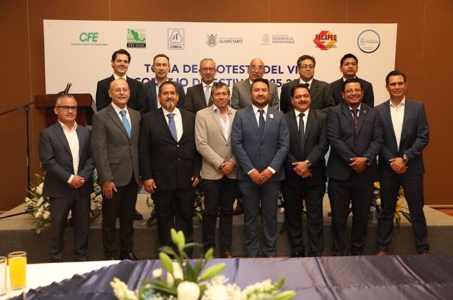 TITULAR DE SDUOP TOMA PROTESTA AL NUEVO CONSEJO DIRECTIVO DEL CIMEQ